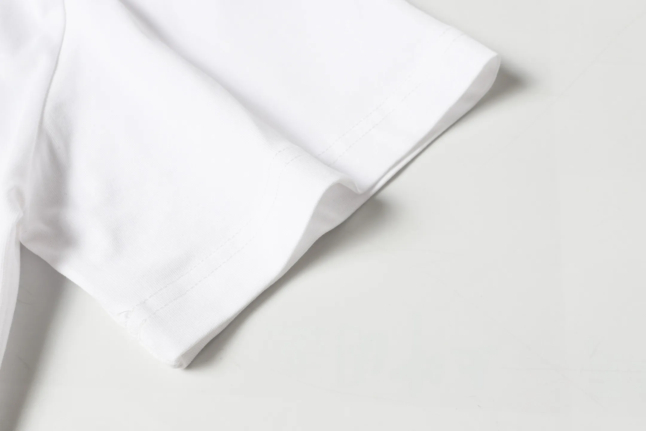 766#White I P54 In Stock Hellstar 、 T （fabric):32 240 Sizes（size）：S-M- L- X L （colour）：White 👉 👉
